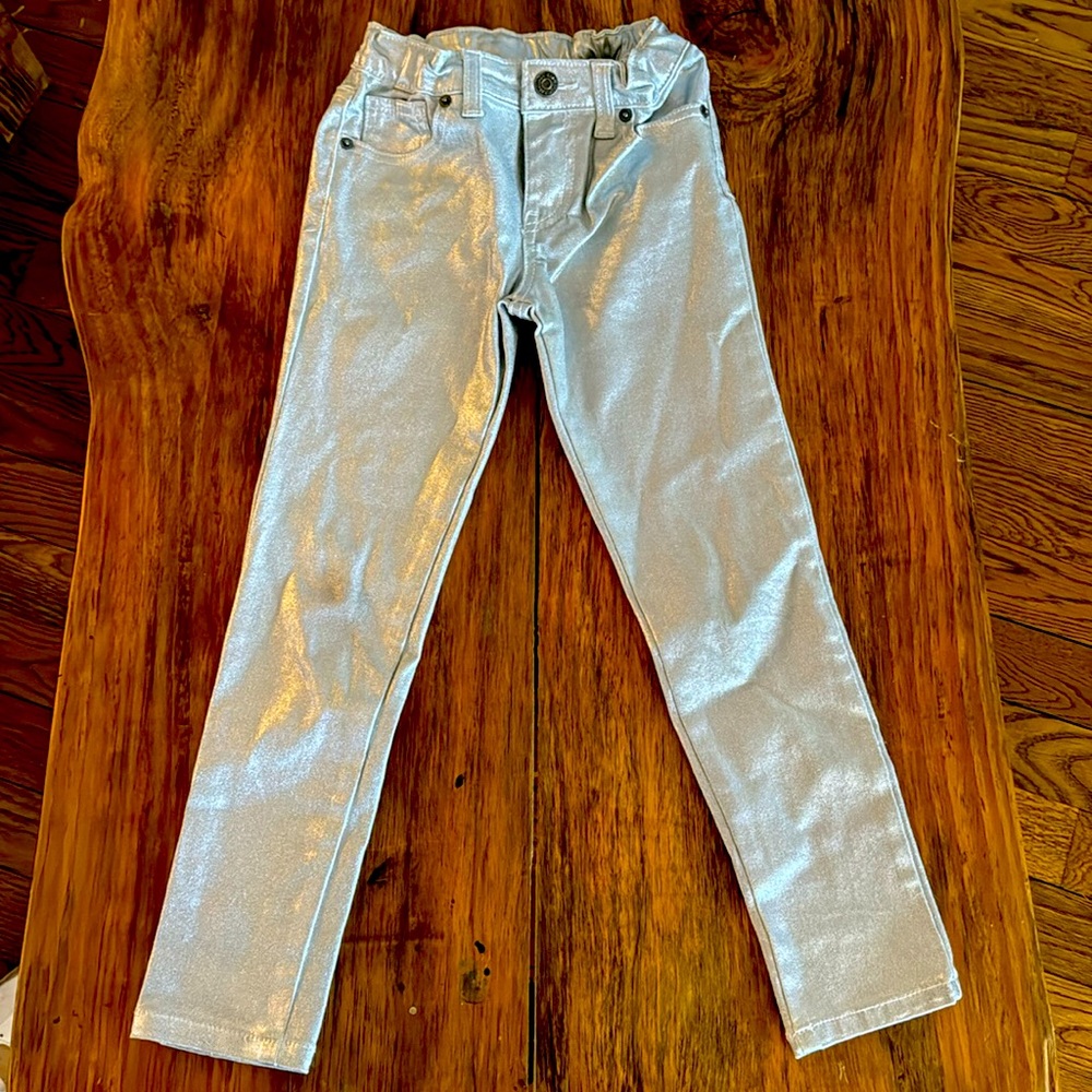 Never worn
Metallic silver Jeans
Size 6
Cat & Jack